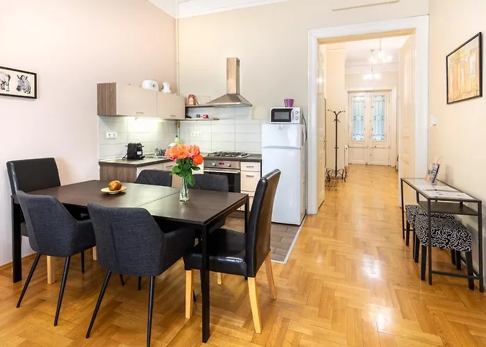 Orangehomes Kalvin Sq 2 Bedroom * Boedapest